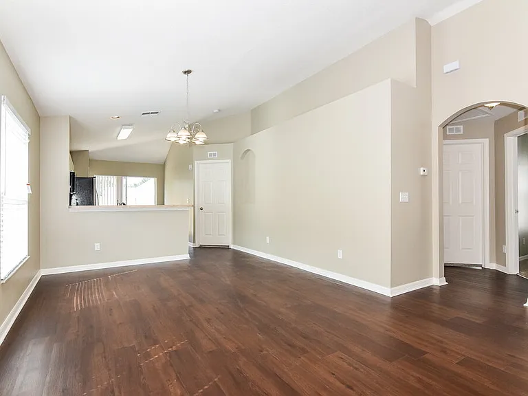 7556 Oxford Garden Cir — Photo 5