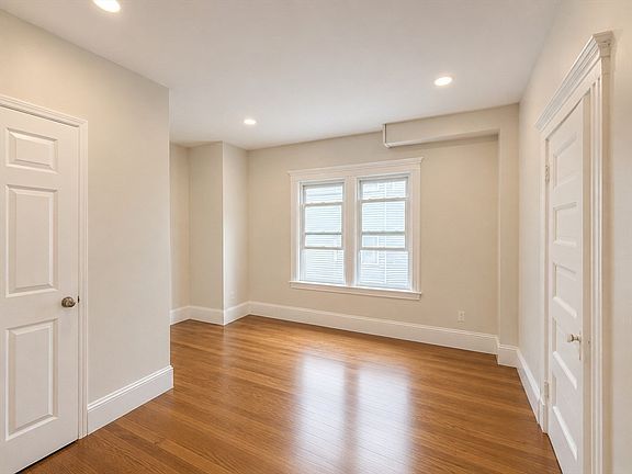 5th image of 36 Champney St #2