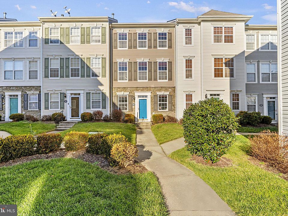 1st image of 21813 Kelsey Sq