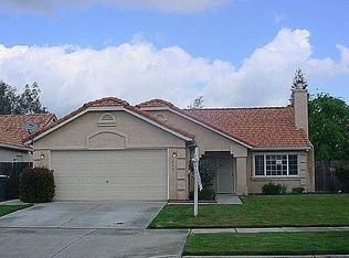 335 W El Portal Dr, Merced, CA