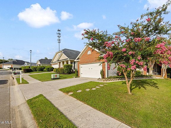 3rd image of 2012 Summerton Circle