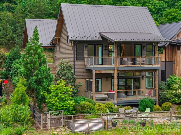 40 River Run, Asheville, NC 28804