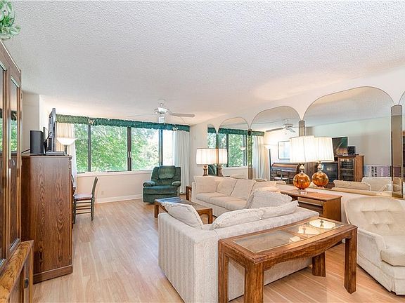 5th image of 2615 Cove Cay Dr Unit 204