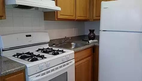 5th image of 7817 Metropolitan Ave #2F
