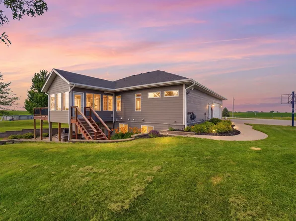 11161 S 76th Ave W, Prairie City, IA 50228