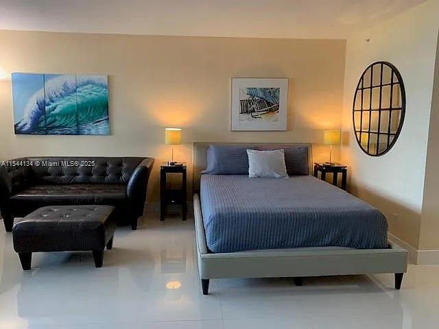 The Decoplage Condo — Photo 2