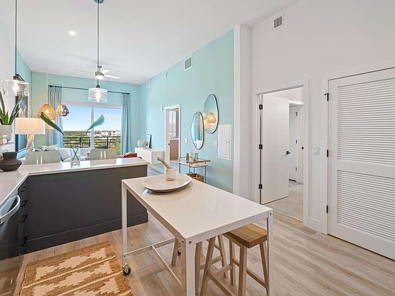 4th image of 75 NW 28th St #111
