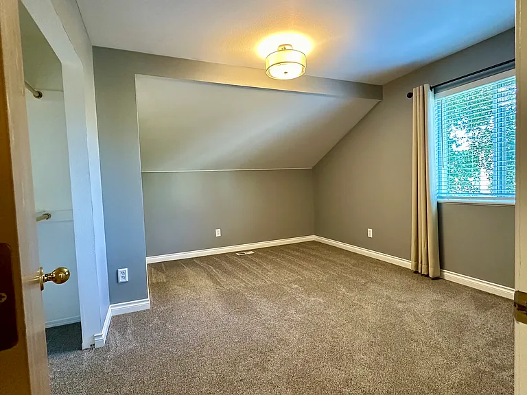 760 Hunt Cir — Photo 27