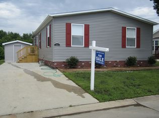 65 Riverview Dr, Lapeer, MI 48446