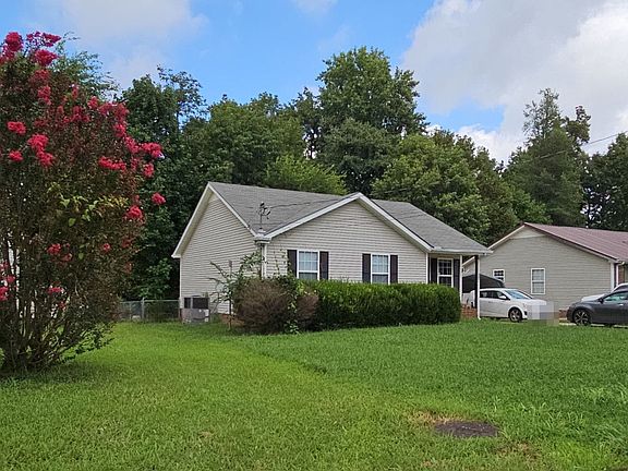 3rd image of 421 Terrier Way