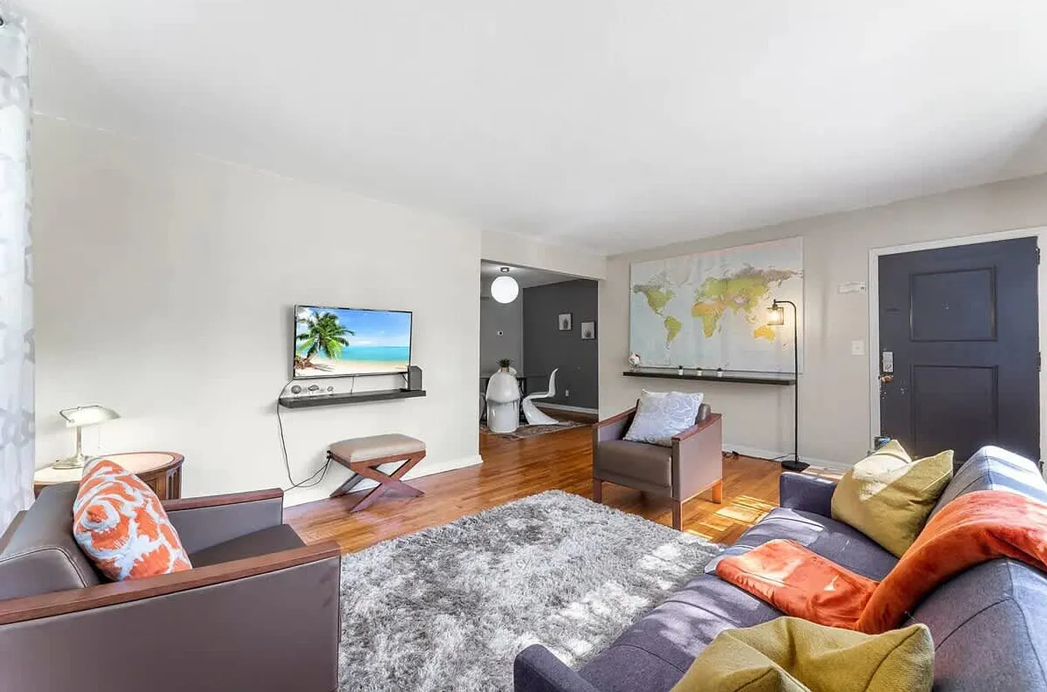 1 bed, 1.0 bath, 893 sqft, $2,241 — Photo 3