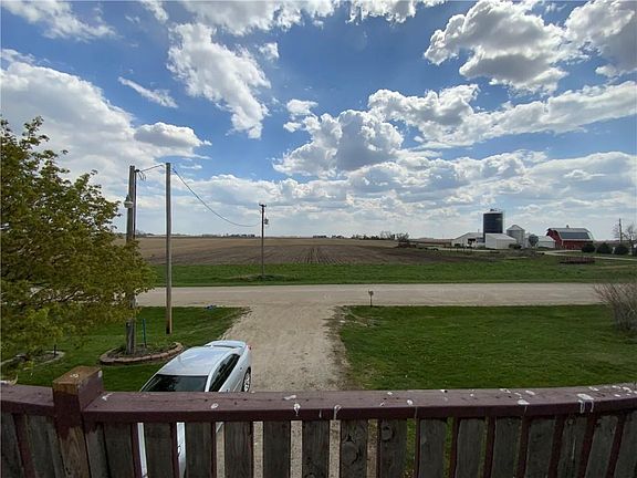 3rd image of 26039 205th St