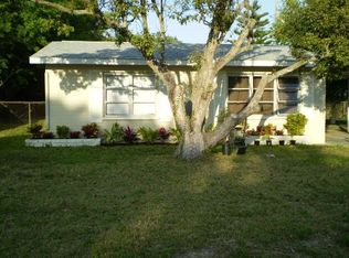950 Gardenia Dr, Daytona Beach, FL 32117