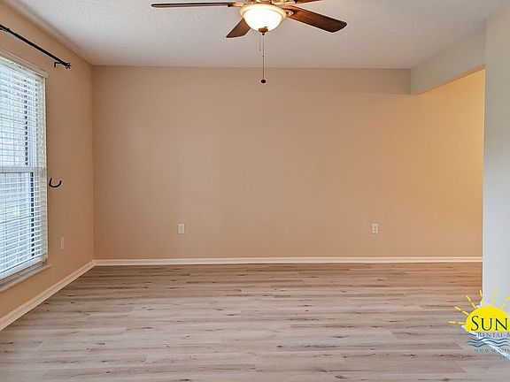 2nd image of 304 Briarwood Cir
