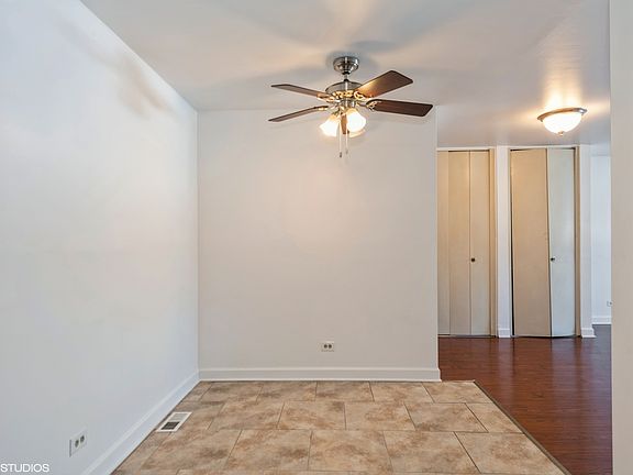 5th image of 1925 E Oakton St APT 1D