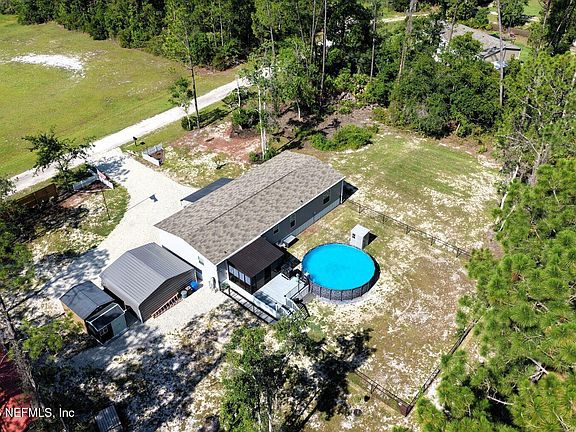 2nd image of 114 N JANET Drive