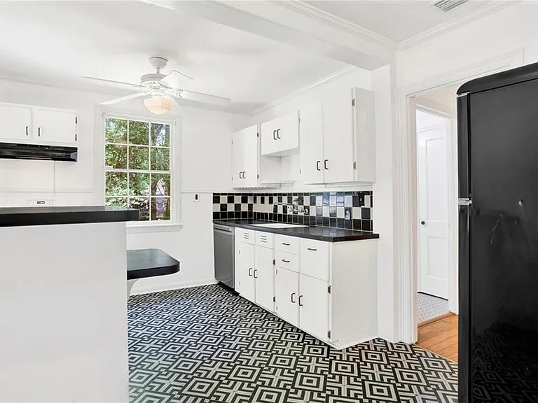 309 Border Dr W — Photo 7