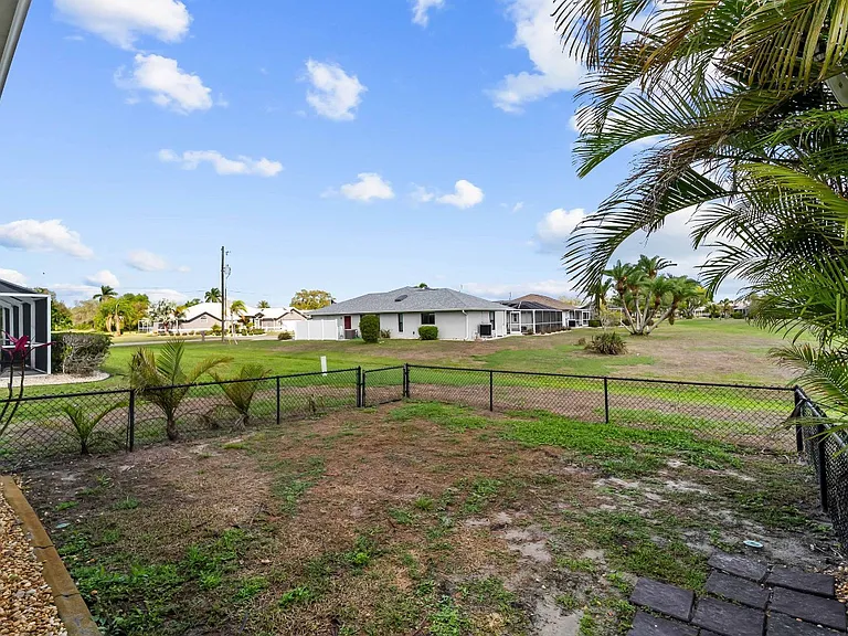 1535 Ultramarine Ln — Photo 37
