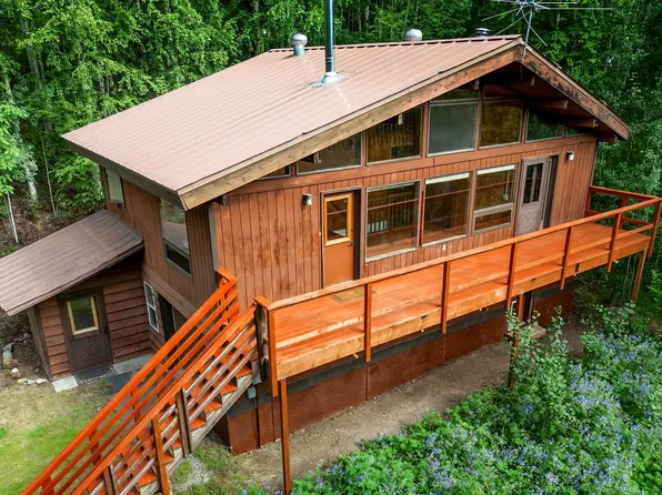683 Cranberry Ridge Dr, Fairbanks, AK 99712