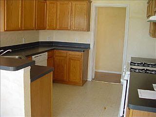 4th image of 2306 Lantana Dr