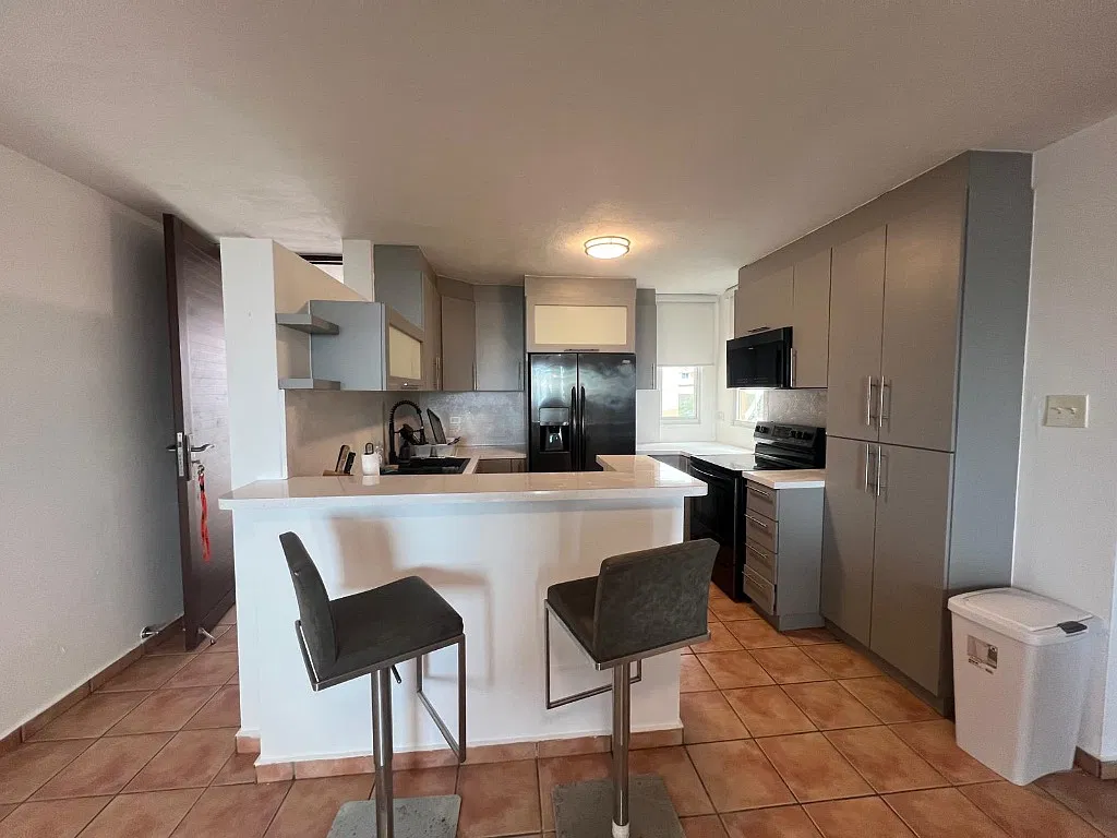 3 bed, 2.0 bath, 1961 sqft, $1,600 — Photo 2