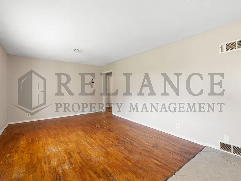902 W Wallingford St — Photo 8