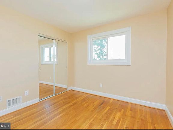 5th image of 97 S Jordan St