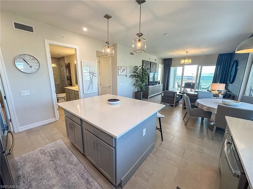 3 bed, 2.0 bath, 1698 sqft, $6,000 — Photo 4