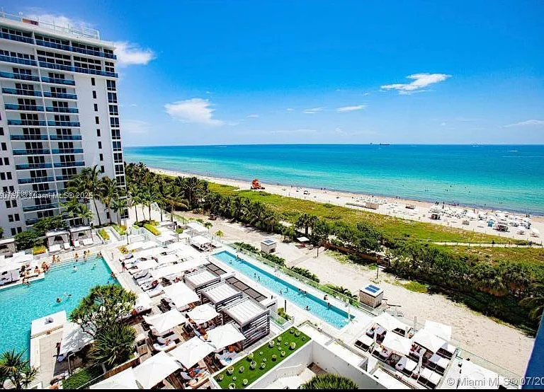 2301 Collins Ave #1121 — Photo 4