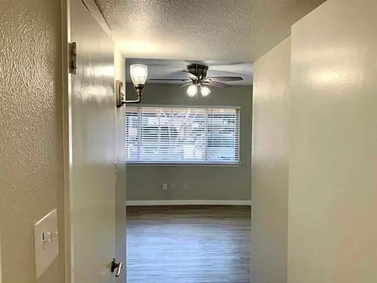 10650 Steppington Dr #122 — Photo 11
