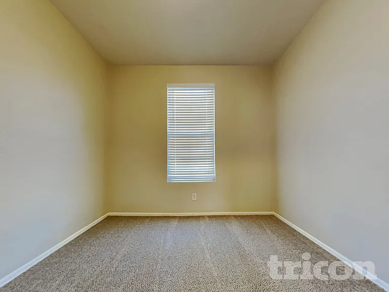 2651 S 89th Ave — Photo 10