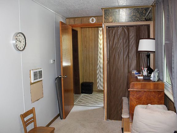 5th image of 618 Johnson St