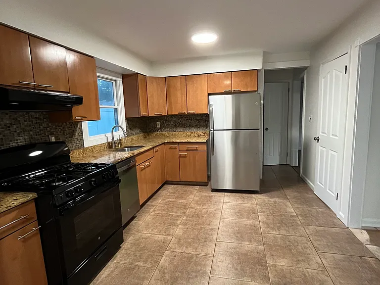 42 Scenic Dr — Photo 3