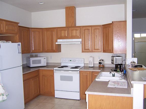 3rd image of 1056 Aspen Grove Cir