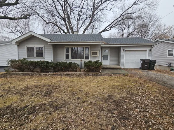 4804 Willow Ln, McHenry, IL 60050