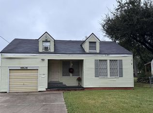 4826 Garfield Ave, Groves, TX 77619