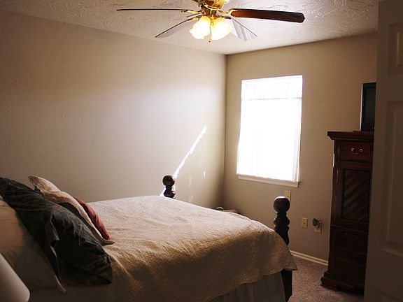 3rd image of 6915 Norrie Ln