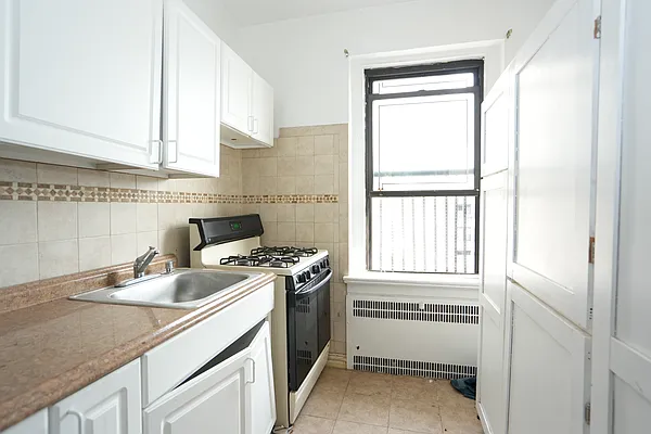 Rented by Norman Raindel, LREB | media 6