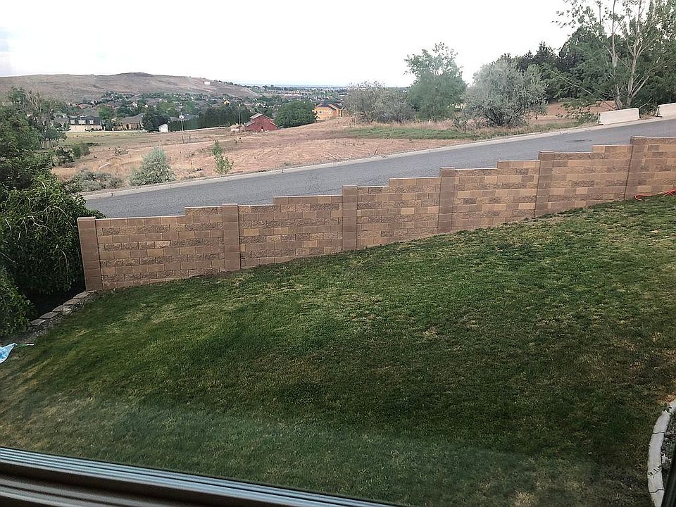2nd image of 2300 Cottontail Ln