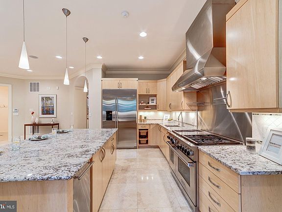 5th image of 1468 Waggaman Cir