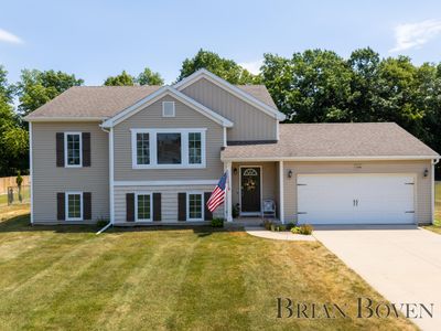 13346 Sunset View Dr NE, Cedar Springs, MI, 49319