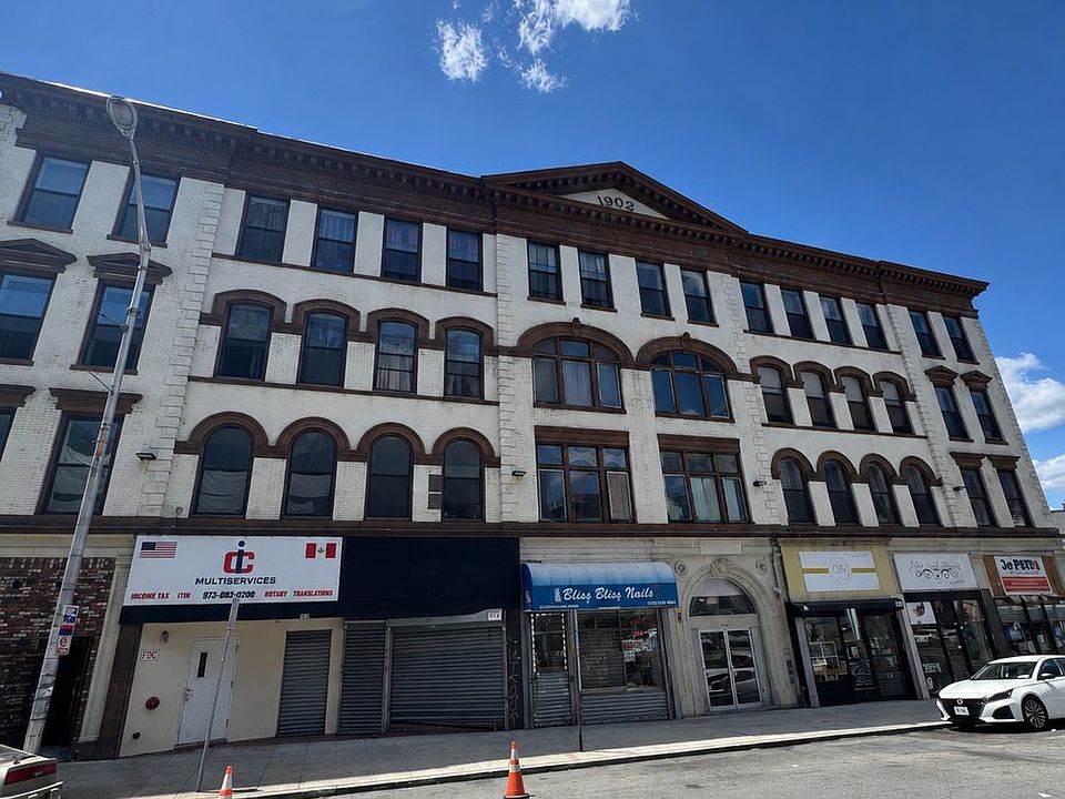 1st image of 114 Ellison St #403
