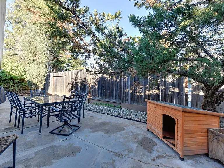 8313 Crossoak Way — Photo 5