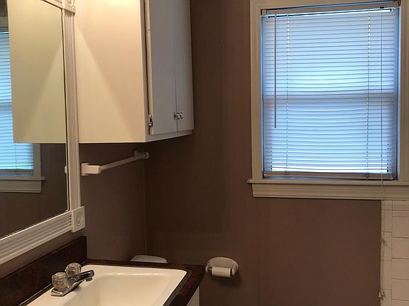 4th image of 1001 N Highland Dr