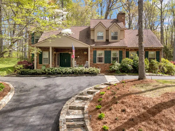 3402 Honeywood Dr, Johnson City, TN 37604