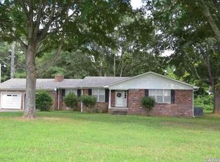 210 Fitzgerald Rd, Jackson, TN 38301