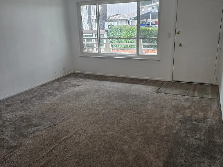 2850 Sneath Ln Apts — Photo 5