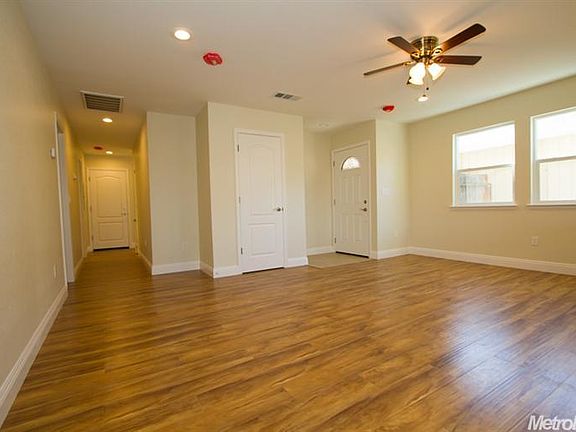 5th image of 7509 Golf Club Ct