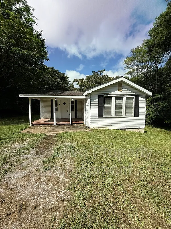3 bed, 2.0 bath, 1190 sqft, $1,200 — Photo 1