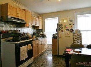 212 Adelphi St #3, Brooklyn, NY 11205